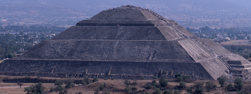 テオティワカン遺跡：メキシコ